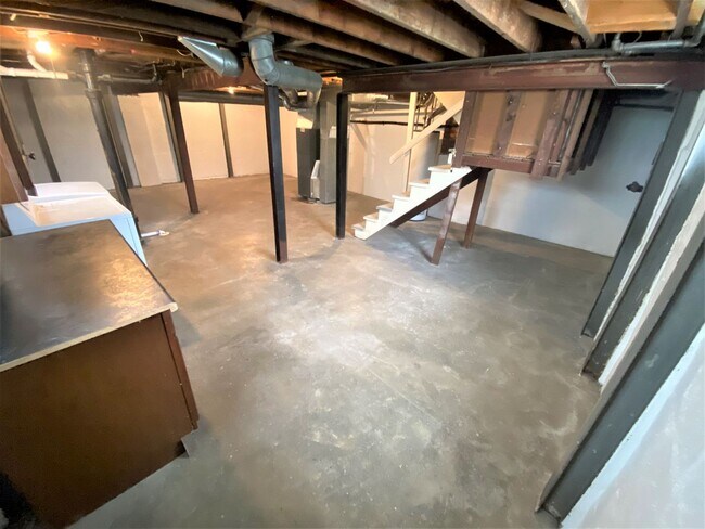 Building Photo - m1545-1547 W 7th Ave