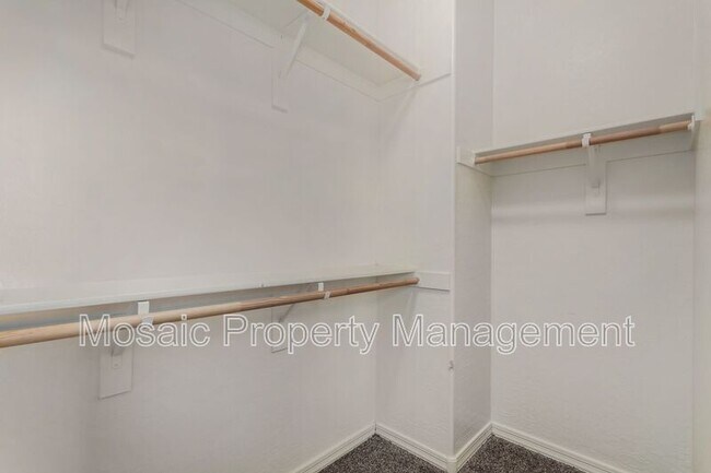 Building Photo - 3796 E Rakestraw Ln