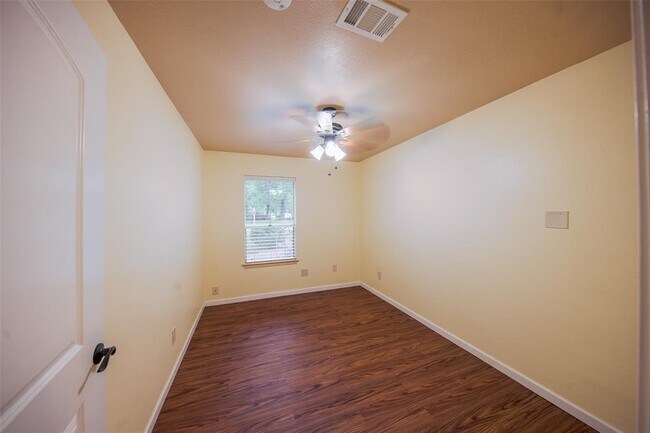 Building Photo - 2238 Willow Point Dr