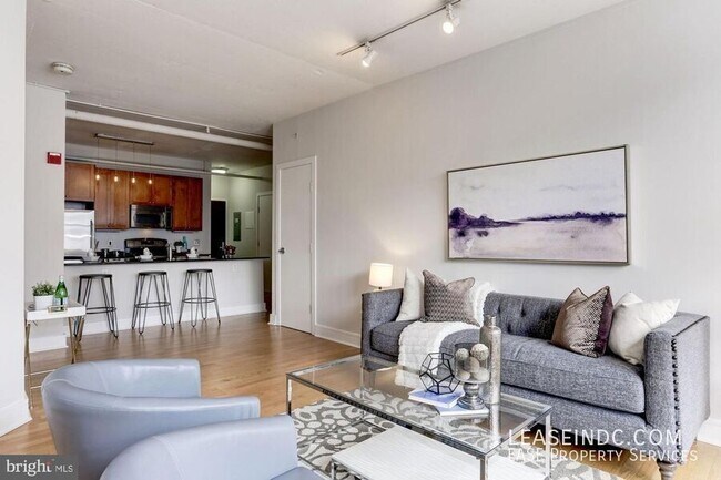 Building Photo - 809 6th St NW