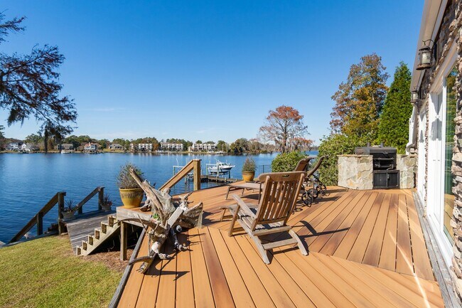 Building Photo - Waterfront Property