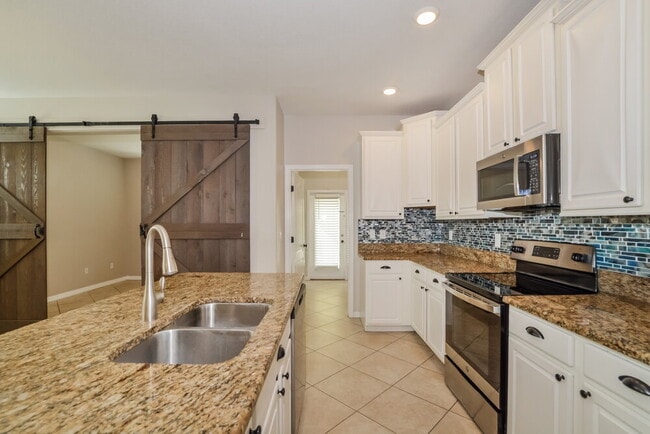 Building Photo - 6817 Sundrop St
