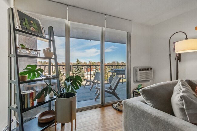 Building Photo - 4800 Hale Pky