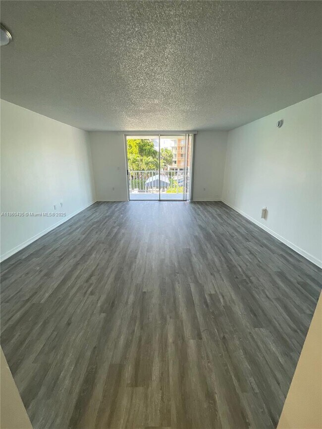 Building Photo - 1470 NE 125th Terrace