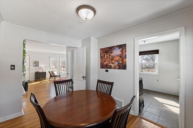 Building Photo - 2901 Zenith Ave N