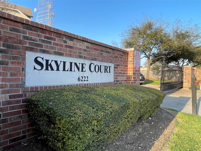 Building Photo - 6222 Skyline Dr