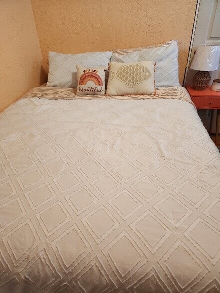 Building Photo - 710 Catskill St