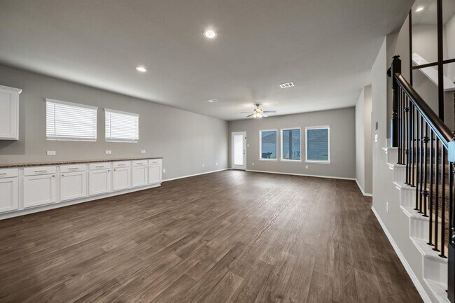 Building Photo - 22614 Petrizzi Ln