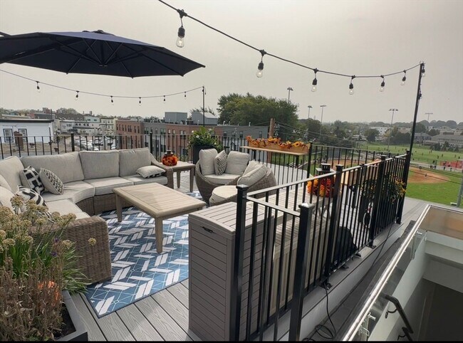 Building Photo - 31 Boardman St