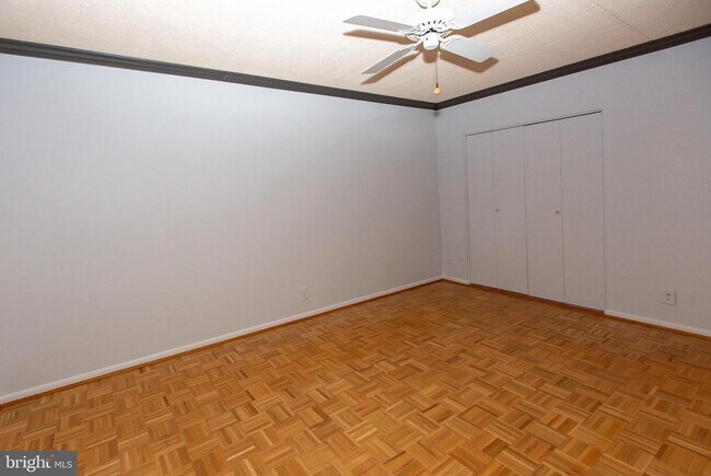 Building Photo - 20930 Valley Forge Cir