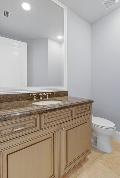 Powder Room - 17550 Circle Pond Ct