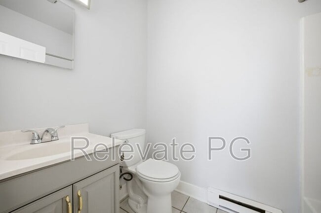 Building Photo - 2206 Parkwood Ave