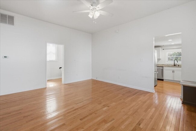 Building Photo - 1041 Hervey St