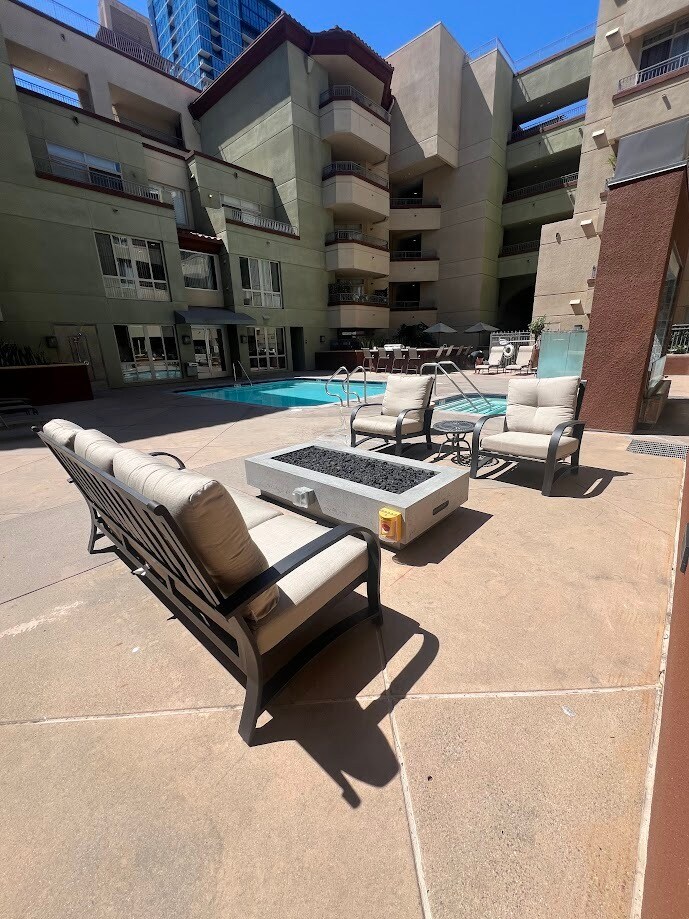 Pool area - 1501 Front St