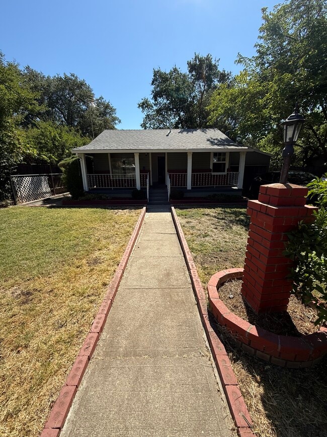 Building Photo - 4512 Live Oak St