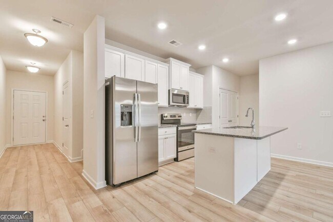 Building Photo - 4541 Bishops Ln