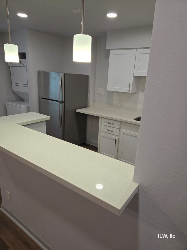 Building Photo - 815 Harvard St