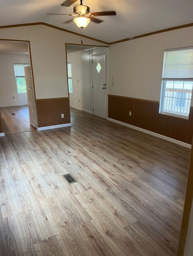Building Photo - 60 Honey Bee Ln
