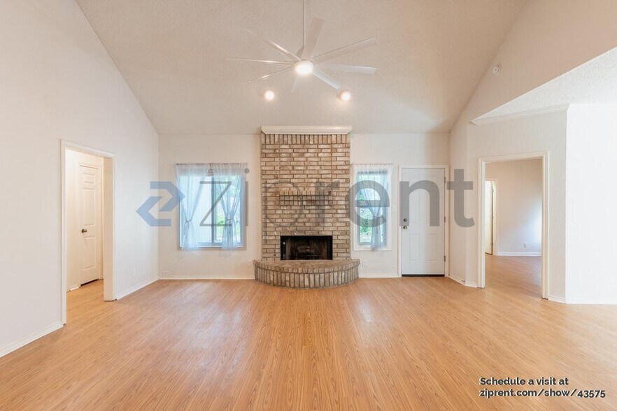Building Photo - 710 Elder Way