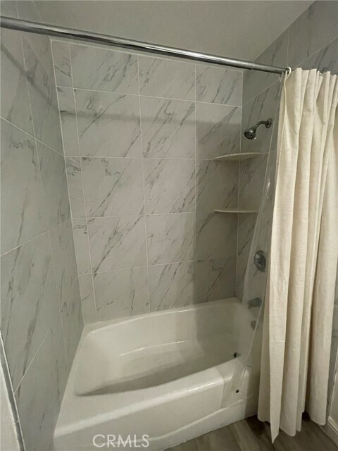 Building Photo - 1830 N Vineyard Ave