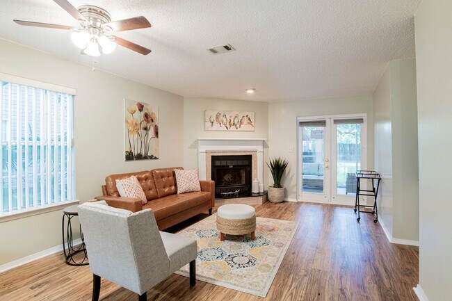 Building Photo - Lovely Ground-Floor Condo with Patio Near Airport