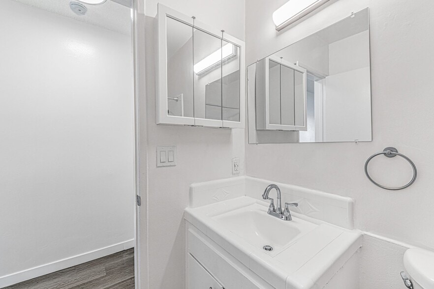 Building Photo - 5005 August St