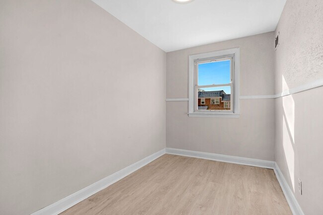 Building Photo - Charming 3-Bedroom Home with 1.5 Baths