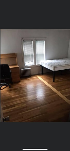 Building Photo - 28 Seminary Ave