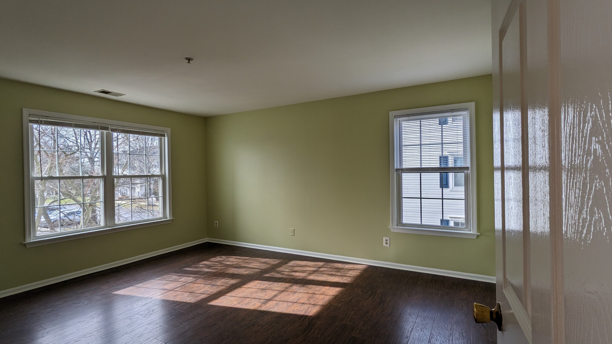 Master Bedroom - 921 Waterford Dr