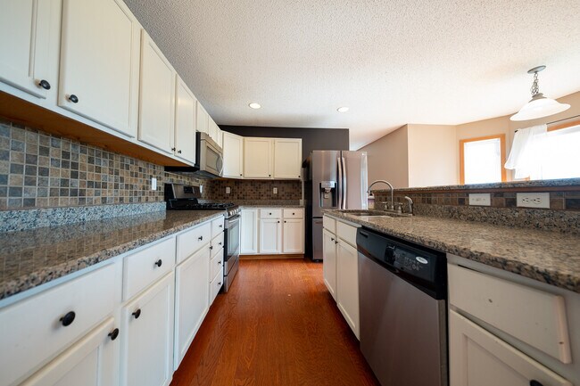Building Photo - 10415 Ponds Way