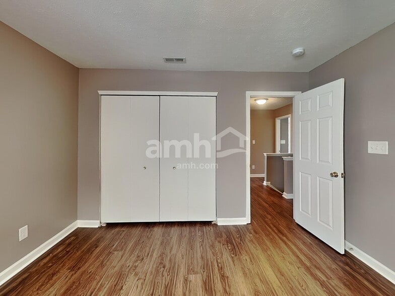 Building Photo - 787 Tulip Ln