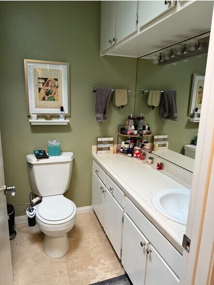 Master Bathroom - 5051 La Jolla Blvd