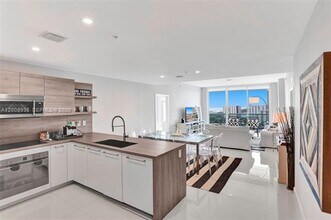 Building Photo - 400 Sunny Isles Blvd