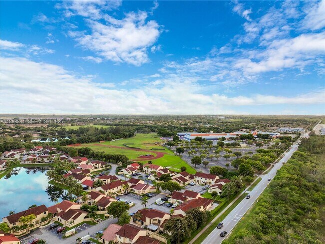 Building Photo - 3208 San Remo Cir