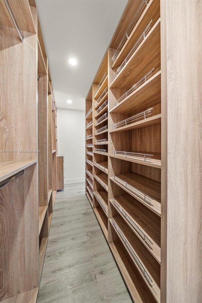 Building Photo - 3166 Royal Palm Ave