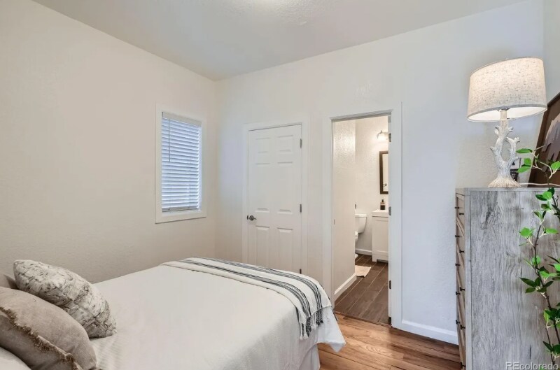 Building Photo - 2426 S Acoma St