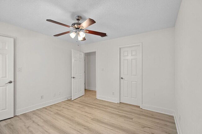 Building Photo - 5207 Santa Fe Pkwy