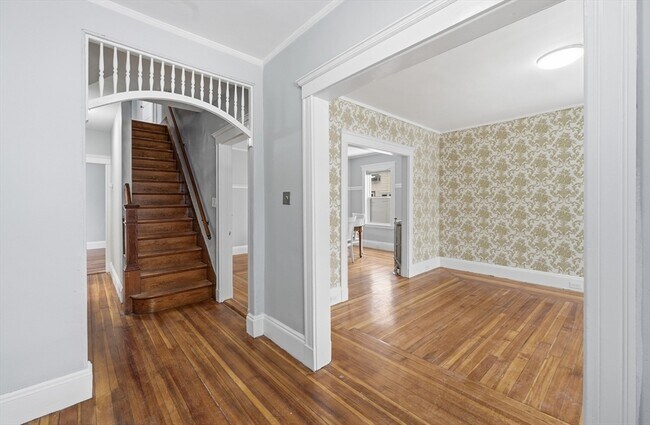 Building Photo - 111 Dustin St