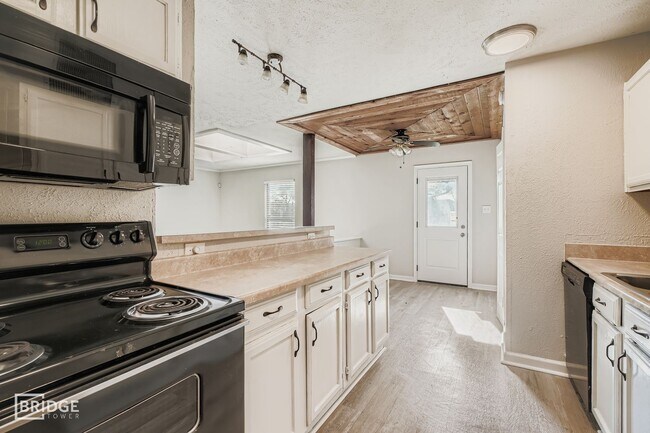 Building Photo - 226 Tara Plantation Dr