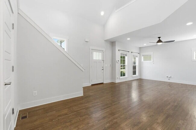 Building Photo - 1224 Bessie Ave