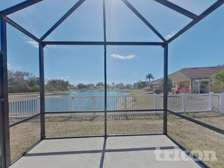 Building Photo - 10109 37th Ct E