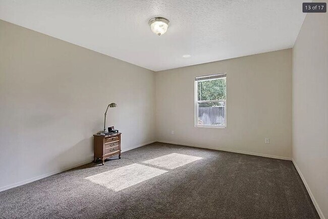 Building Photo - 301 Parkmont Wy