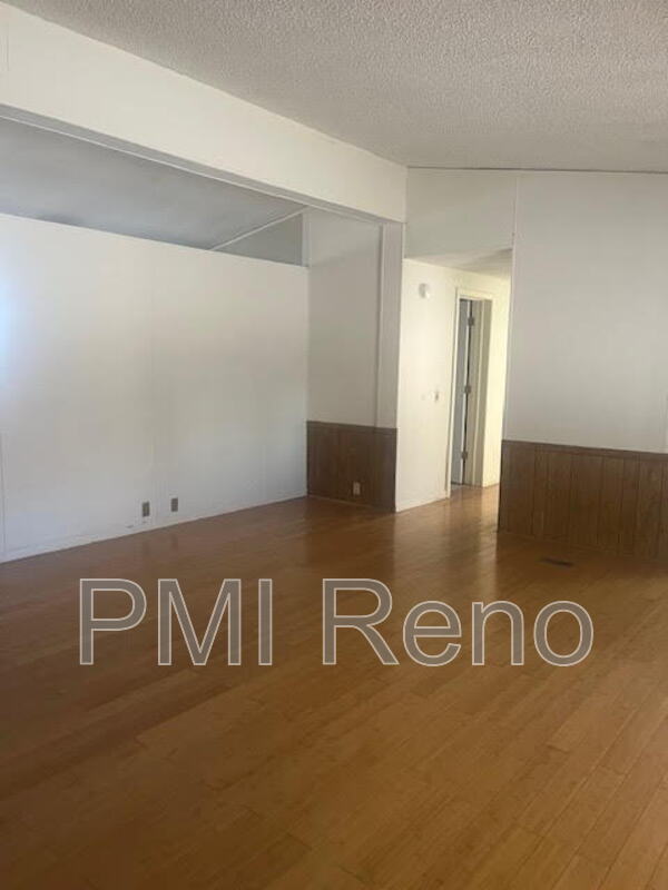 Building Photo - 5580 Paullo Ln