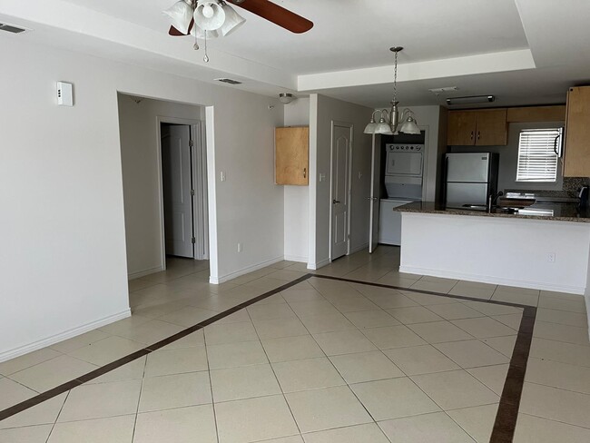 Building Photo - 7615 Laguna Del Mar Ct