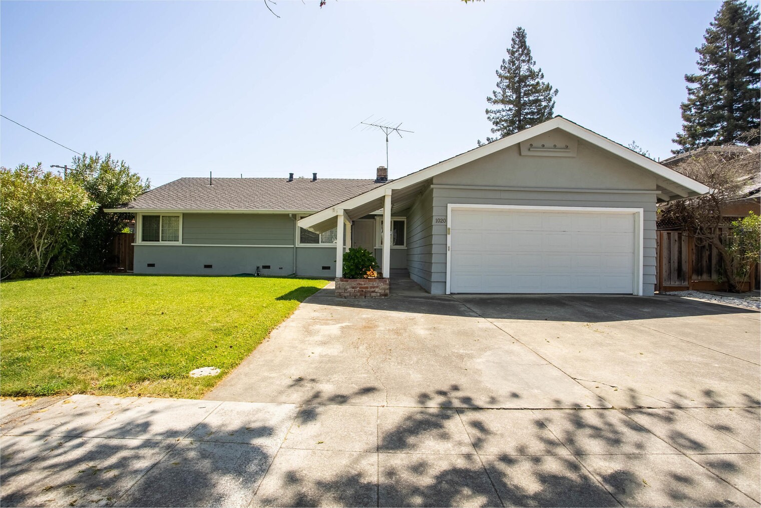 Building Photo - 1020 Ticonderoga Dr