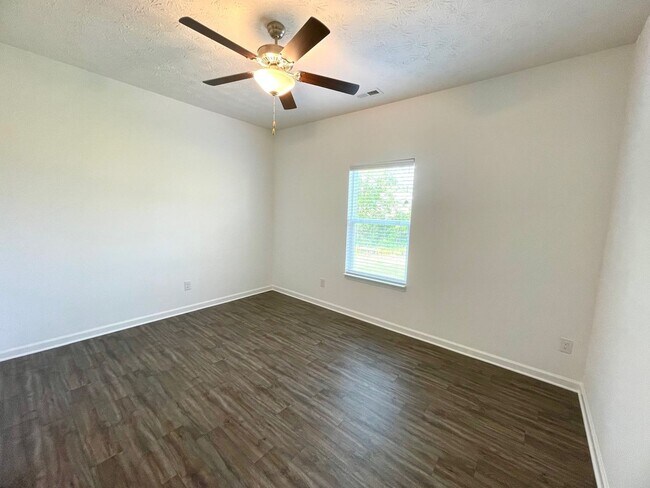 Building Photo - Gorgeous New Construction Home!