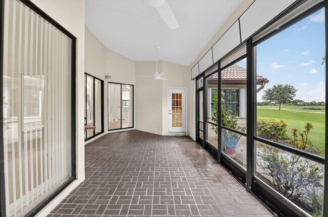 Building Photo - 8081 Cassia Dr