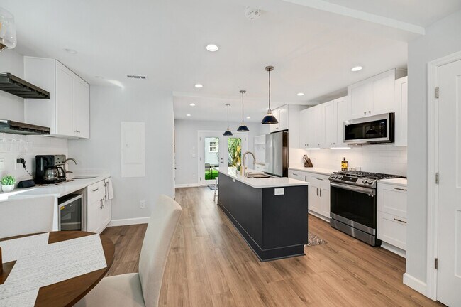 Building Photo - 111 Hanover St