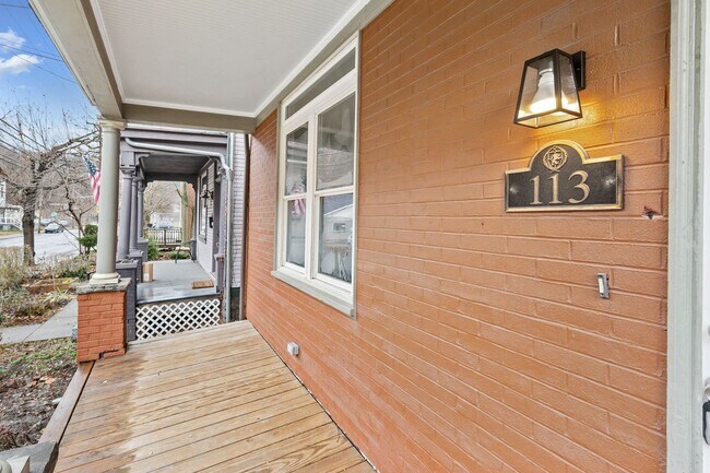 Building Photo - Beautiful Fully Renovated 4 Bedroom Home In The West End.  Available July!