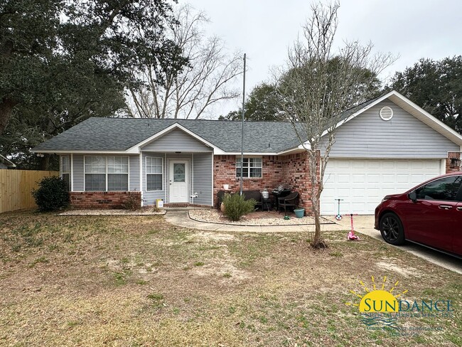 Primary Photo - Stunning 3 Bedroom home in Navarre!